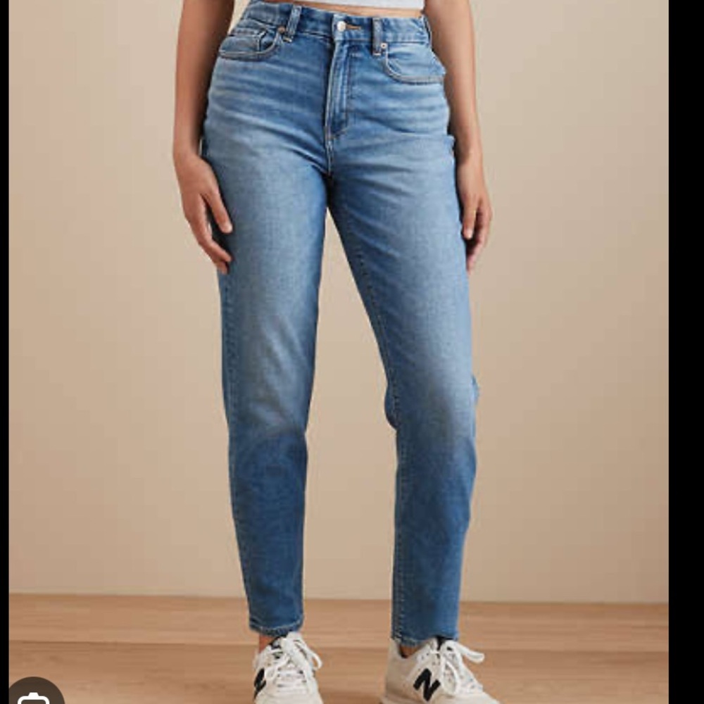American Eagle Outfitters AE Stretch Curvy Mom Jeans - Blue size 6 X short